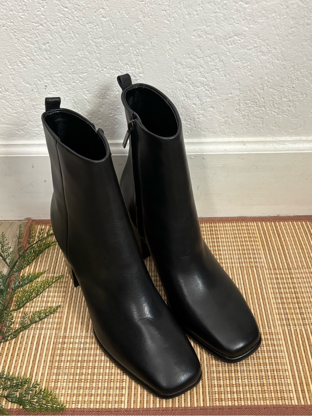 Marc Fisher LTD FLORIA Ankle Boot Size: 9M - Picture 2 of 6